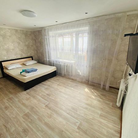 Г Караганда Ул Ермекова 58 Посуточно 2 Комн Apartment Екстериор снимка