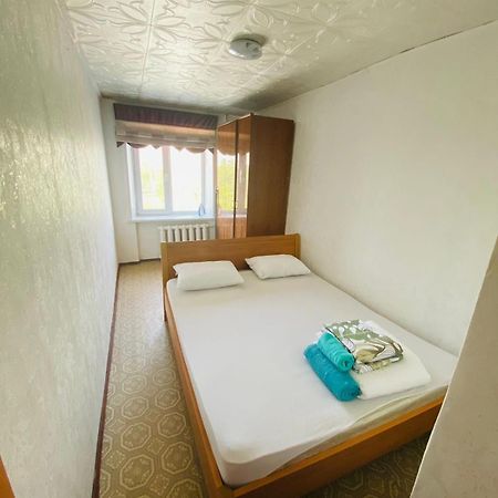 Г Караганда Ул Ермекова 58 Посуточно 2 Комн Apartment Екстериор снимка