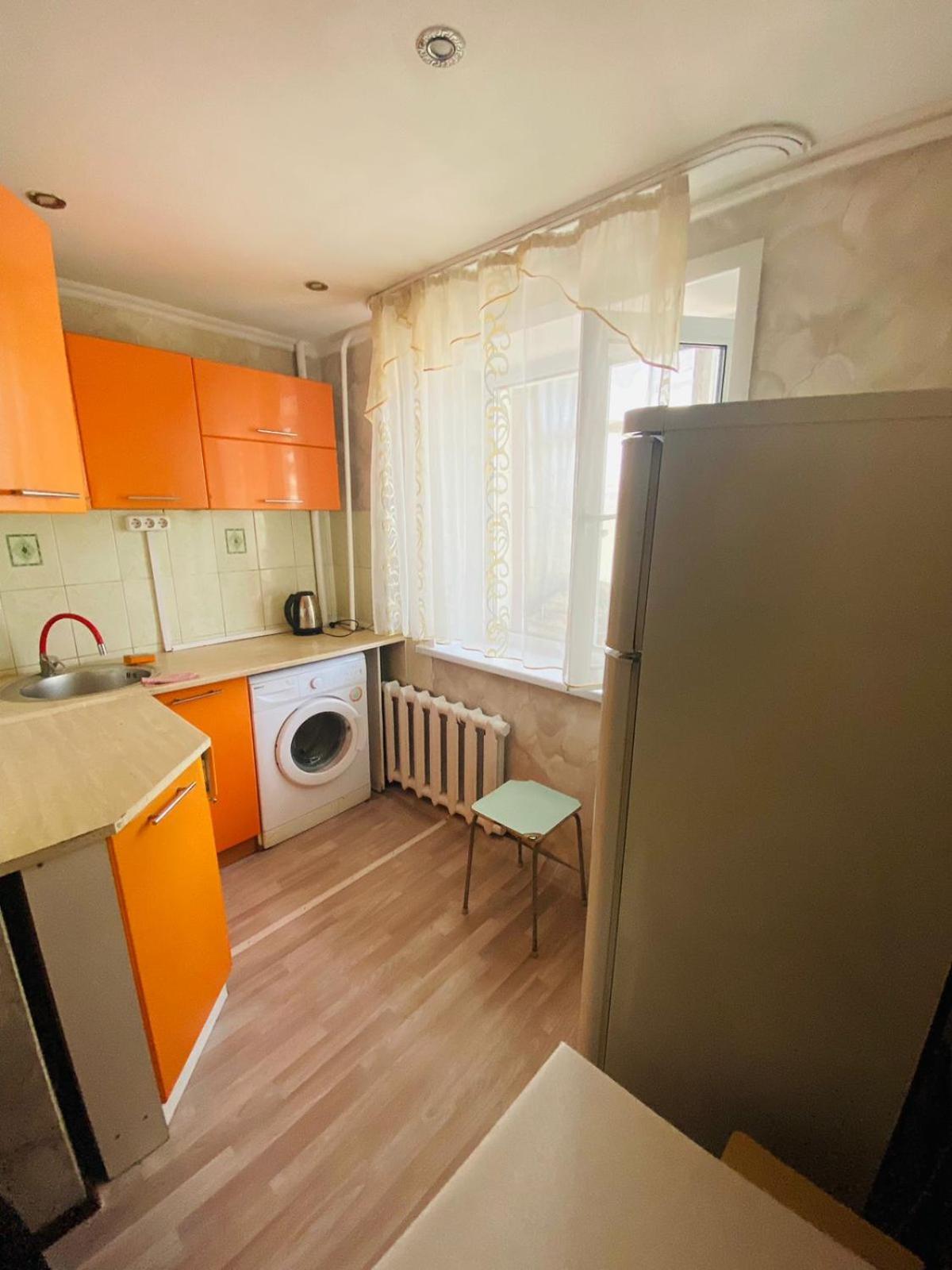 Г Караганда Ул Ермекова 58 Посуточно 2 Комн Apartment Екстериор снимка